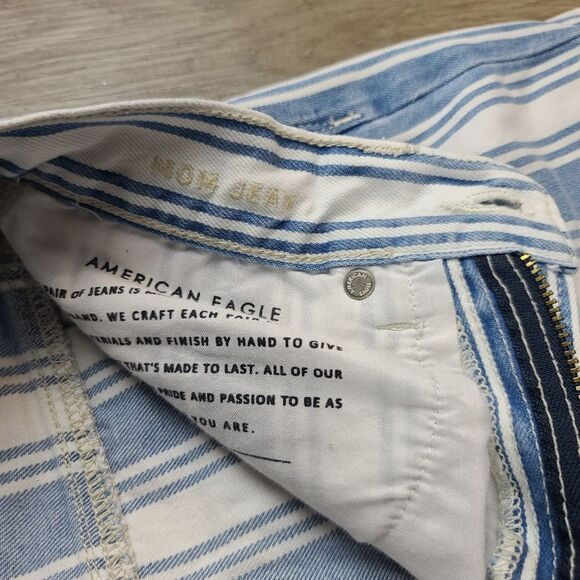 American Eagle High Rise Striped Mom Jeans size 2 - Picture 9 of 10